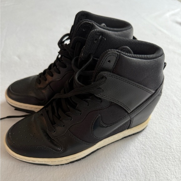 Nike Women's Black Dunk Rise’s - Size 5.5 - Picture 1 of 6